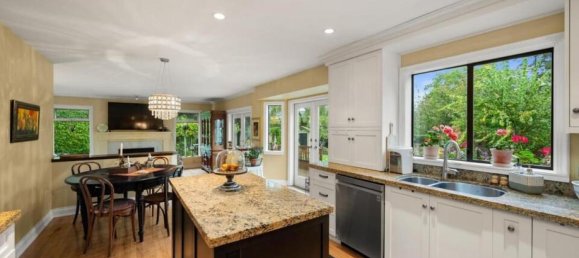 4 bedrooms House in British Columbia, Canada No. 1122 11