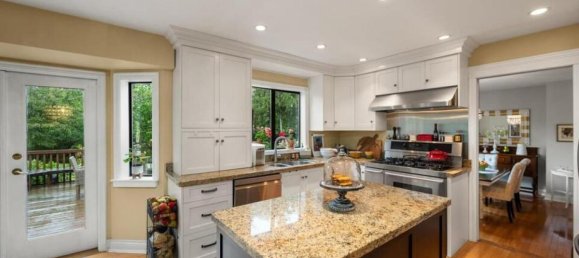 4 bedrooms House in British Columbia, Canada No. 1122 8