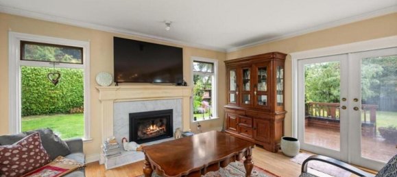 4 bedrooms House in British Columbia, Canada No. 1122 4