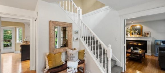 4 bedrooms House in British Columbia, Canada No. 1122 3