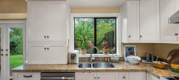 4 bedrooms House in British Columbia, Canada No. 1122 9