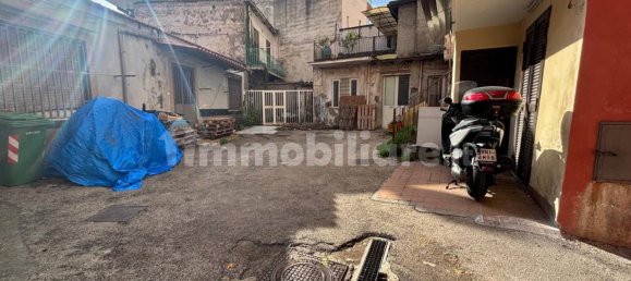 1 room Commercial property in Pomigliano d'Arco, Italy No. 25376 2