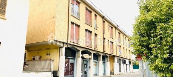 2 bedrooms Apartment in Cardano al Campo, Italy No. 122553 4