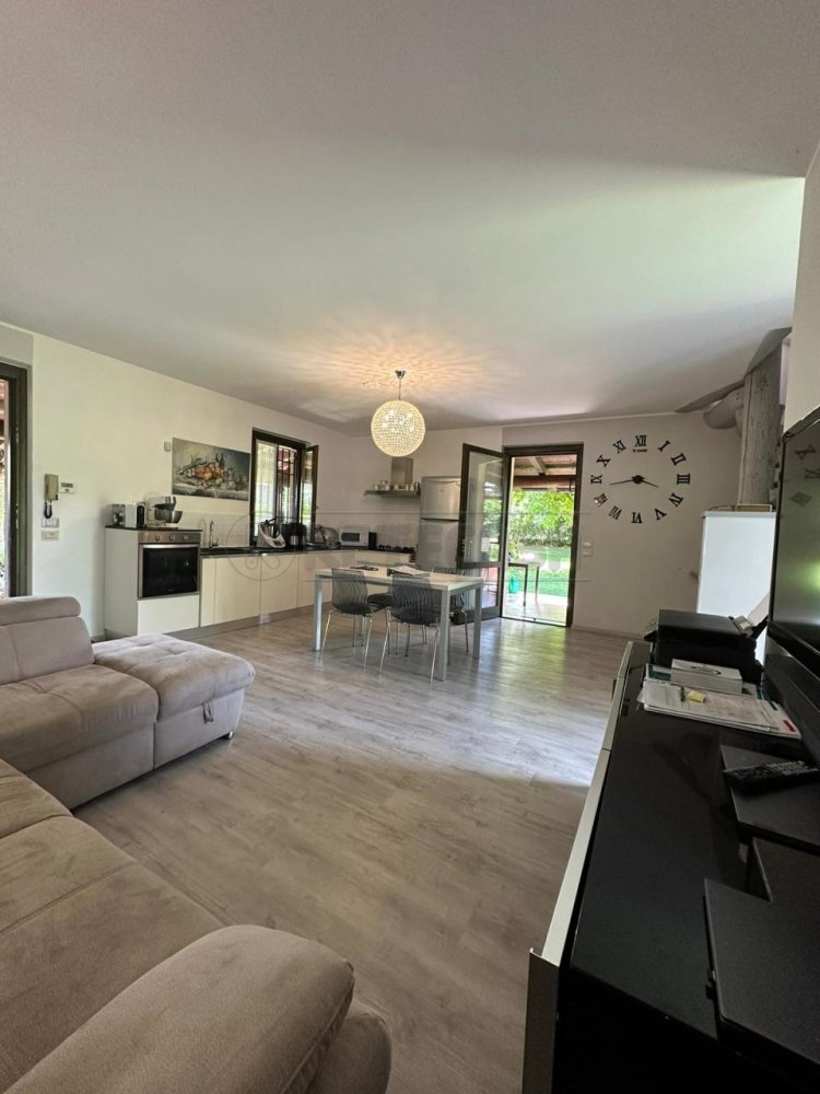 3 bedrooms Villa in Polpenazze del Garda, Italy No. 59752