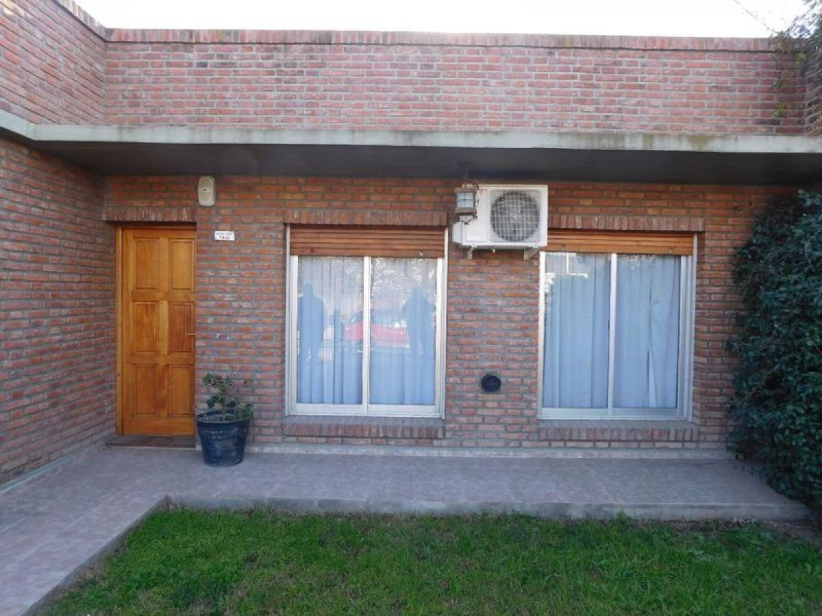 2 bedrooms House in Buenos Aires, Argentina No. 101733