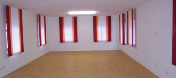 8 rooms Building in Tirschenreuth, Germany No. 161774 5