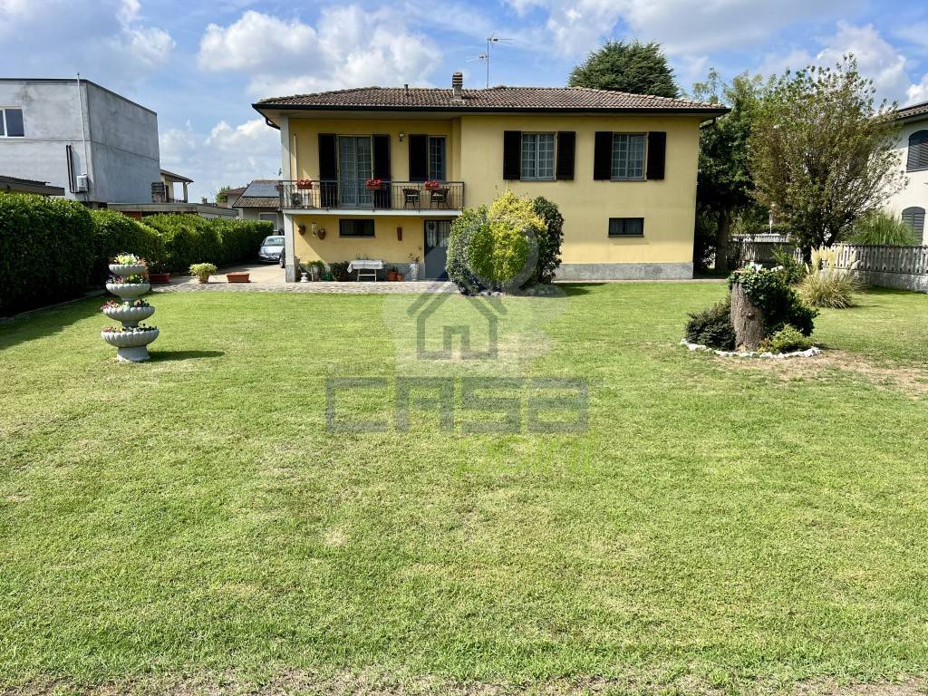 Villa T3 em Borgo San Giovanni, Italy N.º 377433
