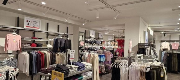 880m² Commercial property in Forlì, Italy No. 376306 7