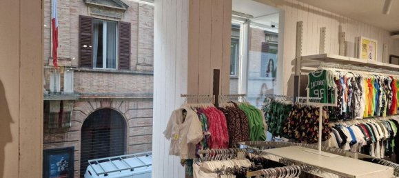 880m² Commercial property in Forlì, Italy No. 376306 8