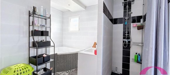 4 bedrooms House in Bouville, France No. 177765 17