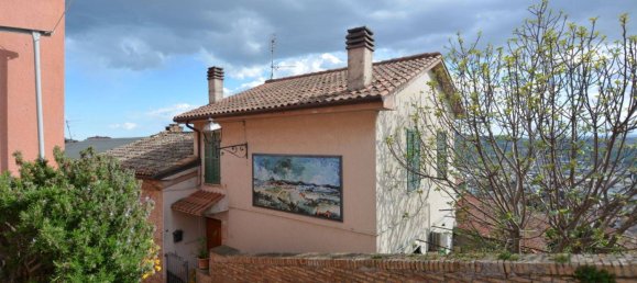 5 bedrooms House in Castelfidardo, Italy No. 143114 4