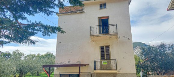 9-Zimmer Haus in Civitella Messer Raimondo, Italy, Nr. 174526 8