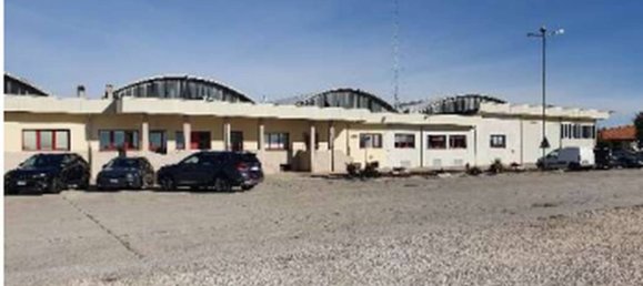 5 rooms Warehouse in Udine, Italy No. 337847 2