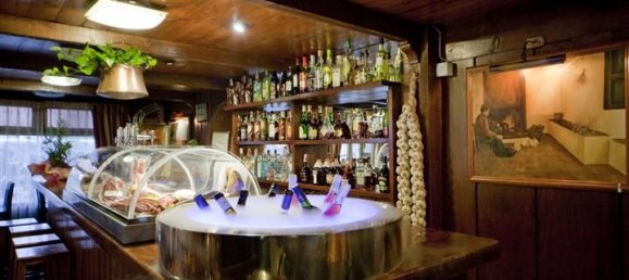 654m² Commercial property in Marbella, Spain No. 88338 11