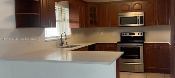 4 bedrooms Villa for sale in Miami, Miami-Dade, Florida, USA № 614375 3