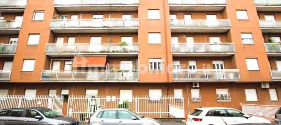 2 bedrooms Apartment in Monza, Italy No. 325983 4