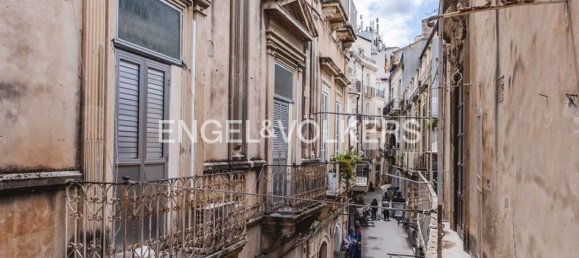 Дуплекс с 15 комнатами в Сиракузы, Италия № 245538 2