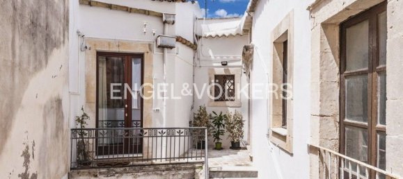 Дуплекс с 15 комнатами в Сиракузы, Италия № 245538 15