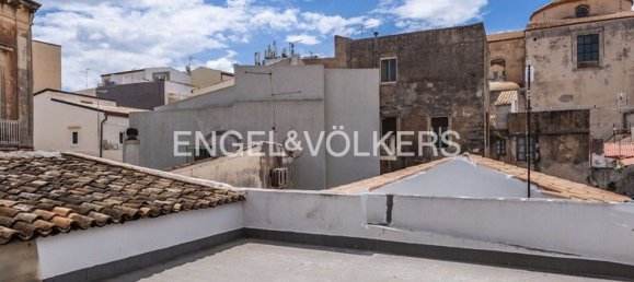 Дуплекс с 15 комнатами в Сиракузы, Италия № 245538 11