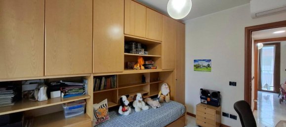 4 bedrooms Apartment in Orio al Serio, Italy No. 360488 11