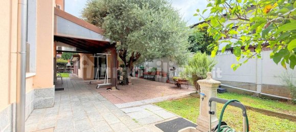 4 Schlafzimmer Villa in Samarate, Italy, Nr. 314930 8