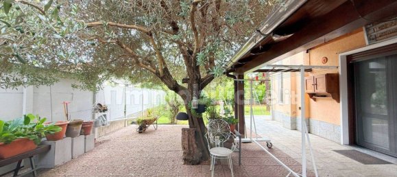 4 Schlafzimmer Villa in Samarate, Italy, Nr. 314930 10