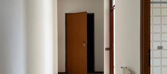 2 rooms Apartment in Rome, Italy No. 142749 6