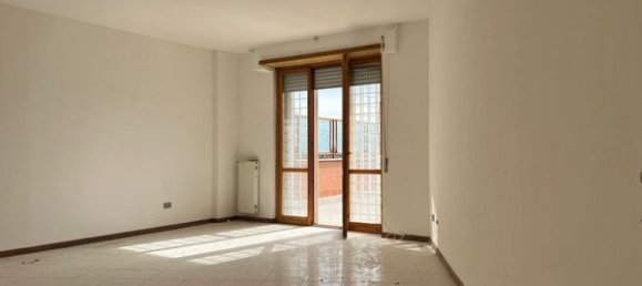 2 rooms Apartment in Rome, Italy No. 142749 3