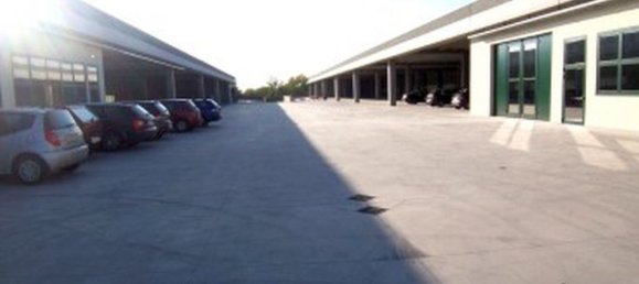 Склад 1025м² в Сеттимо Миланезе, Италия № 179212 2