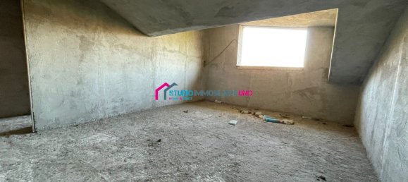 Apartamento de 8 divisões em Saviano, Italy N.º 171225 24