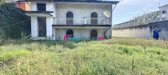 Apartamento de 8 divisões em Saviano, Italy N.º 171225 2