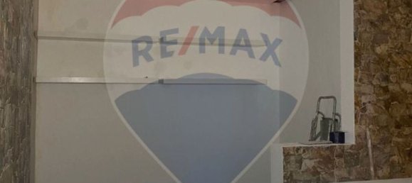 108m² Commercial property in Porto, Portugal No. 30658 5