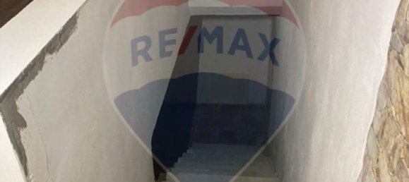 108m² Commercial property in Porto, Portugal No. 30658 9