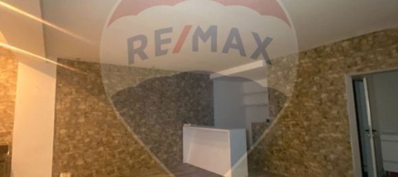 108m² Commercial property in Porto, Portugal No. 30658 4