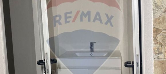 108m² Commercial property in Porto, Portugal No. 30658 6