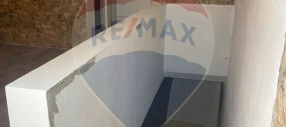 108m² Commercial property in Porto, Portugal No. 30658 8