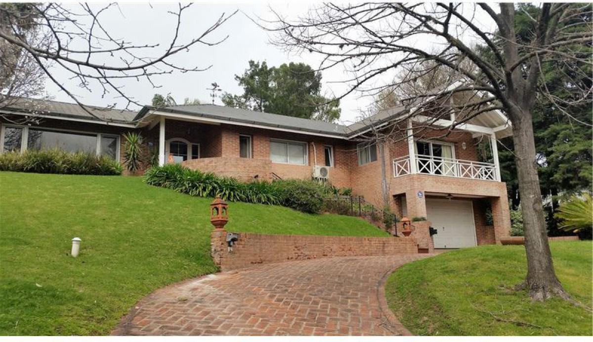 Casa de 3 dormitorios en Tigre, Argentina No. 20255