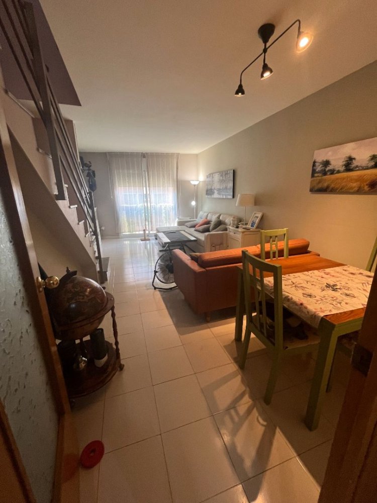 Dúplex de 3 dormitorios en Sant Feliu de Codines, Spain No. 202869