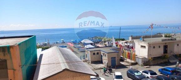 3 bedrooms Apartment in Genoa, Italy No. 358224 3