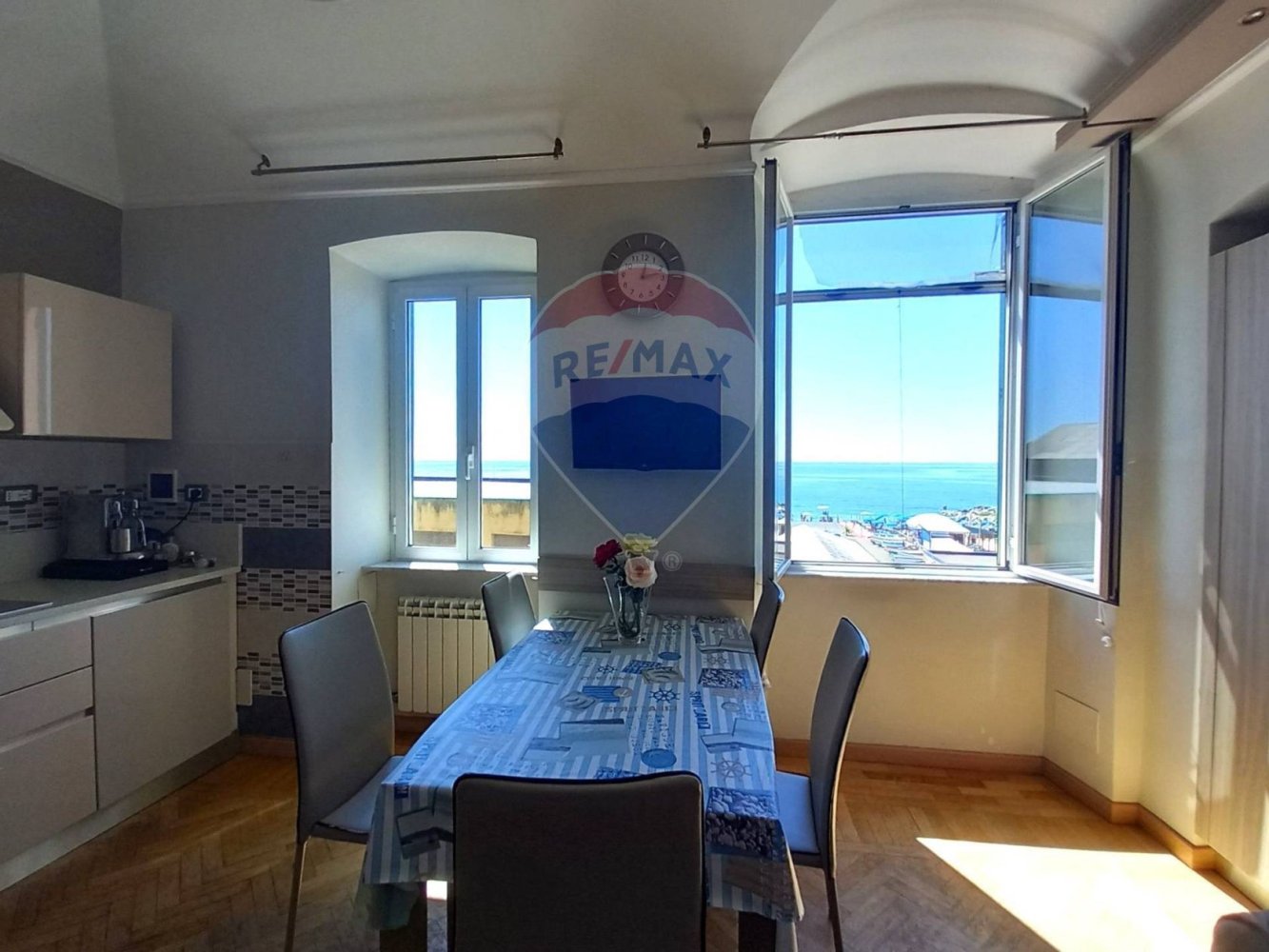 3 bedrooms Apartment in Genoa, Italy No. 358224