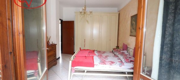 4 rooms Apartment in Montevarchi, Italy No. 272367 6