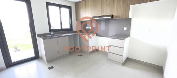 5 bedrooms Villa in Dubai, UAE No. 24560 5