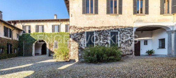 19 bedrooms Villa in Casale Litta, Italy No. 131917 4