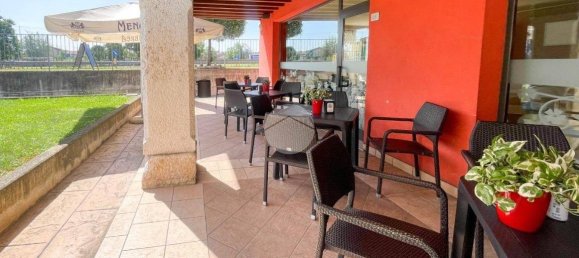 2 rooms Commercial property in Castenedolo, Italy No. 262568 3