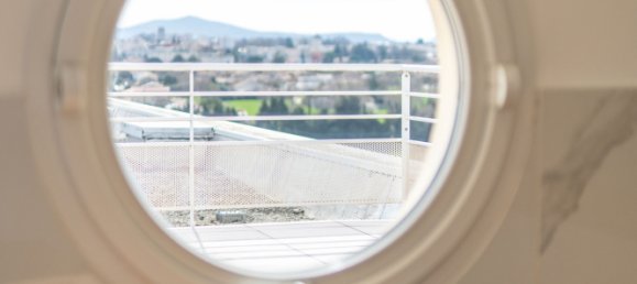 2 chambres Duplex à Montélimar, France No. 208596 6