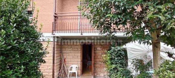2 bedrooms Apartment in Modena, Italy No. 380455 4