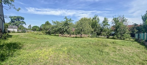 Terreno en Chateau-la-Valliere, France No. 48208 9