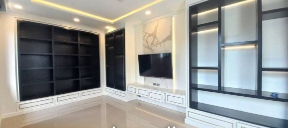 4 bedrooms Cafe / restaurant in Pattaya, Thailand No. 15908 2