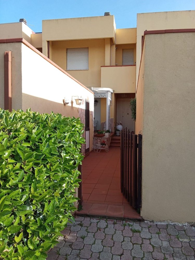 3 rooms House in Piombino, Italy No. 251365