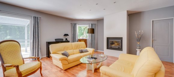 Дом с 4 спальнями в Сен-Дени-де-Пиль, Франция № 278722 5